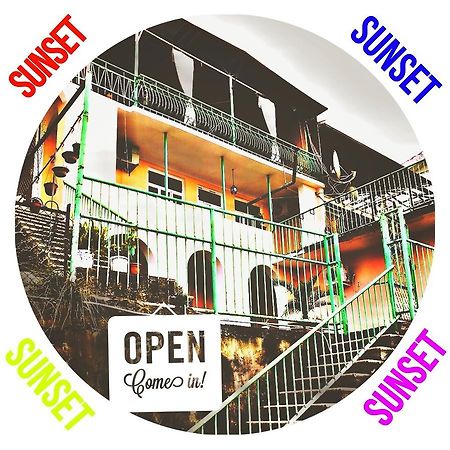 Sunset Guest House Gagra Bagian luar foto