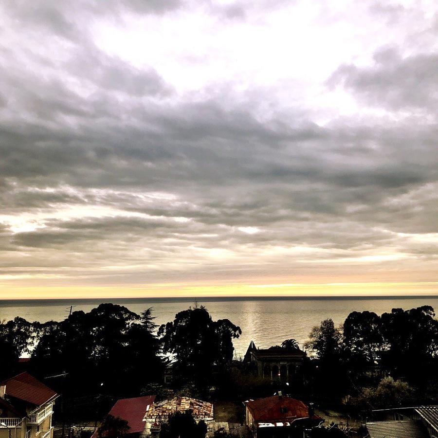 Sunset Guest House Gagra Bagian luar foto